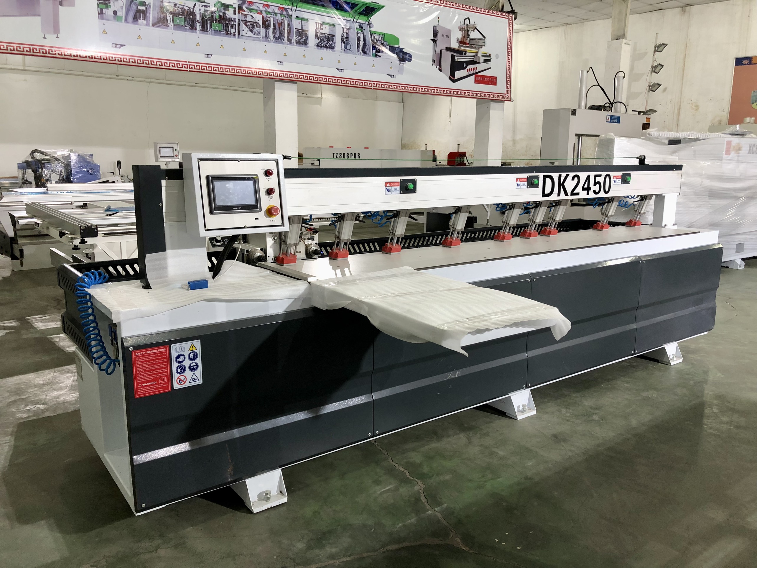 Máy khoan ngang CNC 2 đầu DK2450