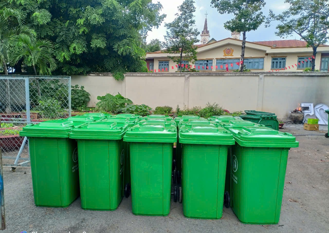 Giảm giá thùng rác 240 lit tại Tp.Hồ Chí Minh