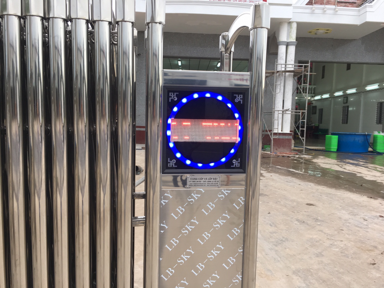 Cổng xếp inox giá rẻ- CTY LAN BÙI