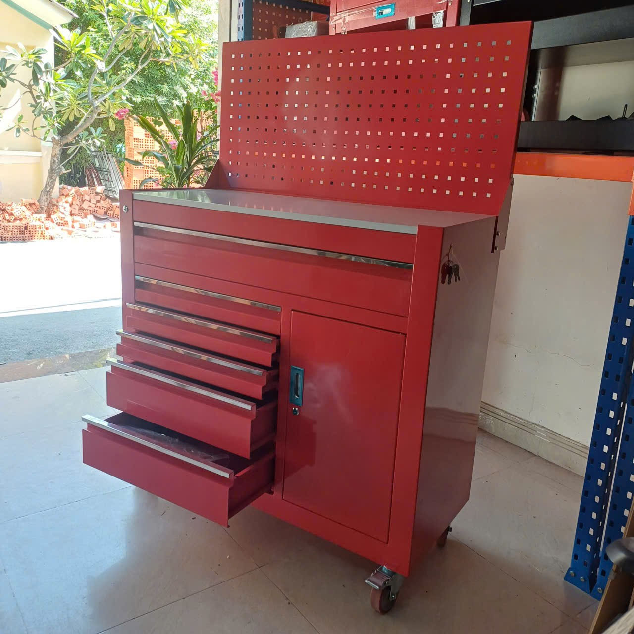 Tủ đồ nghề 6 ngăn kéo 1 cánh kết hợp bảng treo