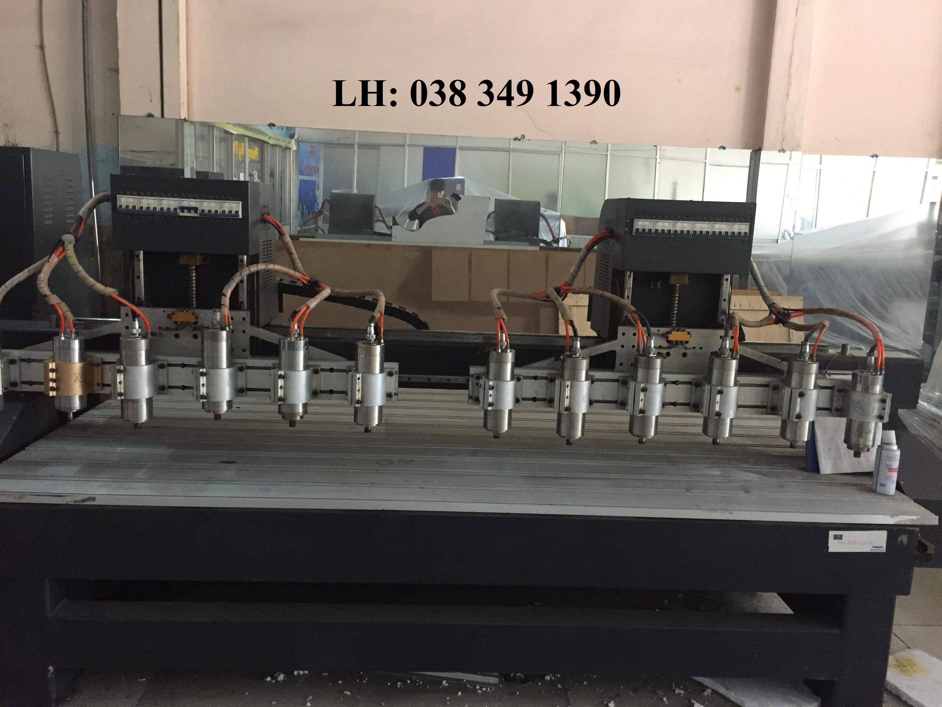 Thanh lý máy cnc 2520-12 đầu