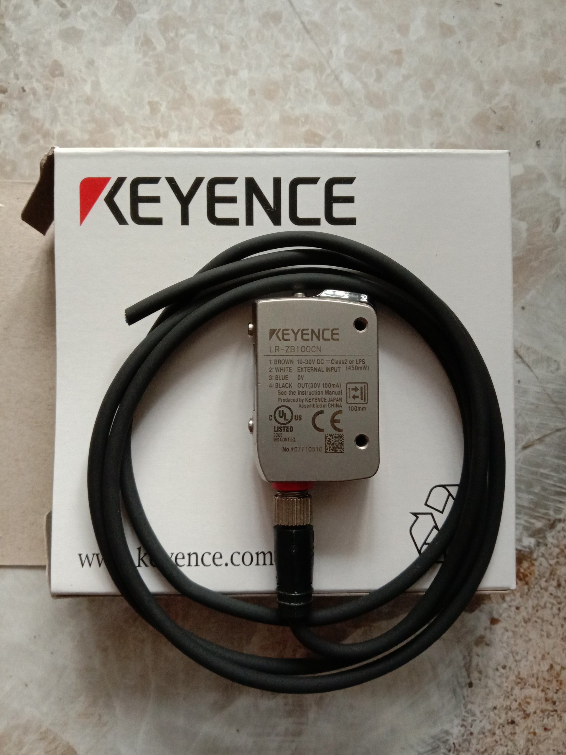 KEYENCE