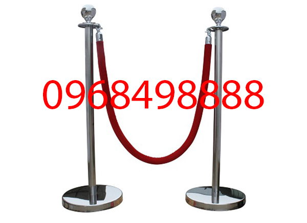 Điểm khác nhau giữa cột chắn inox dây căng và dây trùng