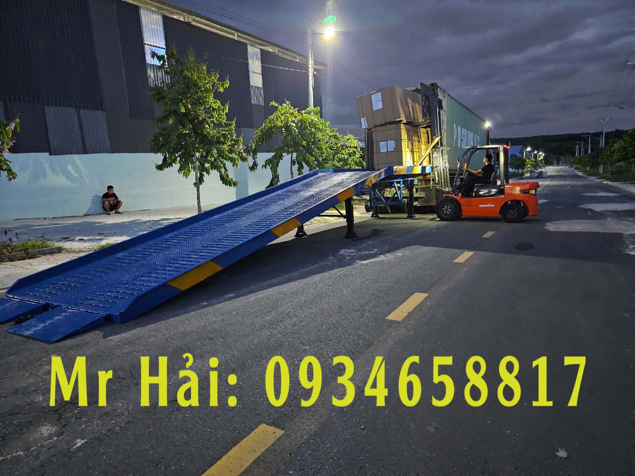 MỤC ĐÍCH SỬ DỤNG CẦU DẪN XE NÂNG LÊN CONTAINER