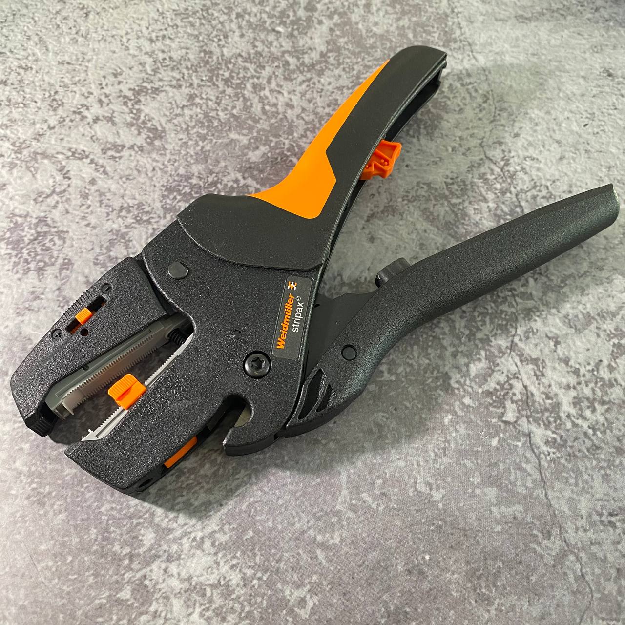 9005000000 - Kiềm bấm dây STRIPAX