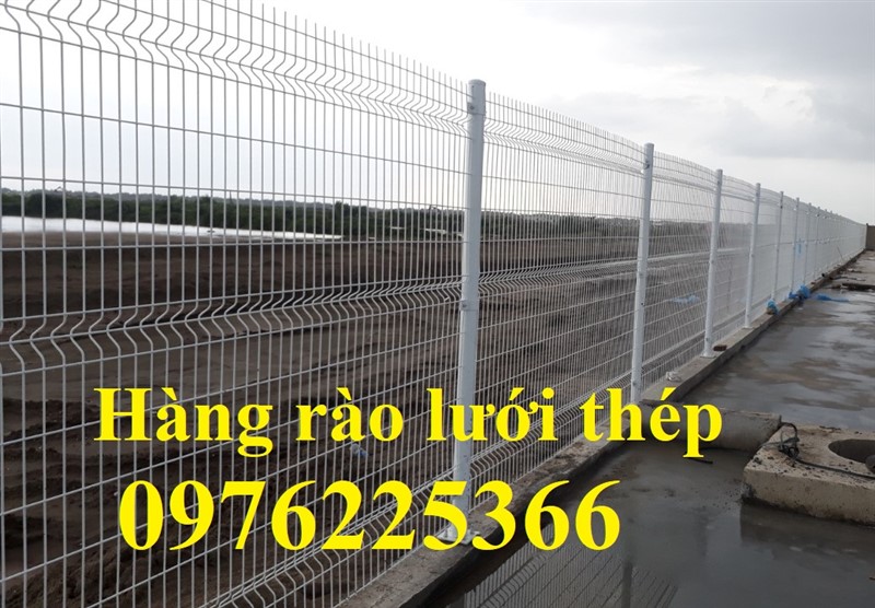 Giá hàng rào lưới thép sơn tĩnh điện