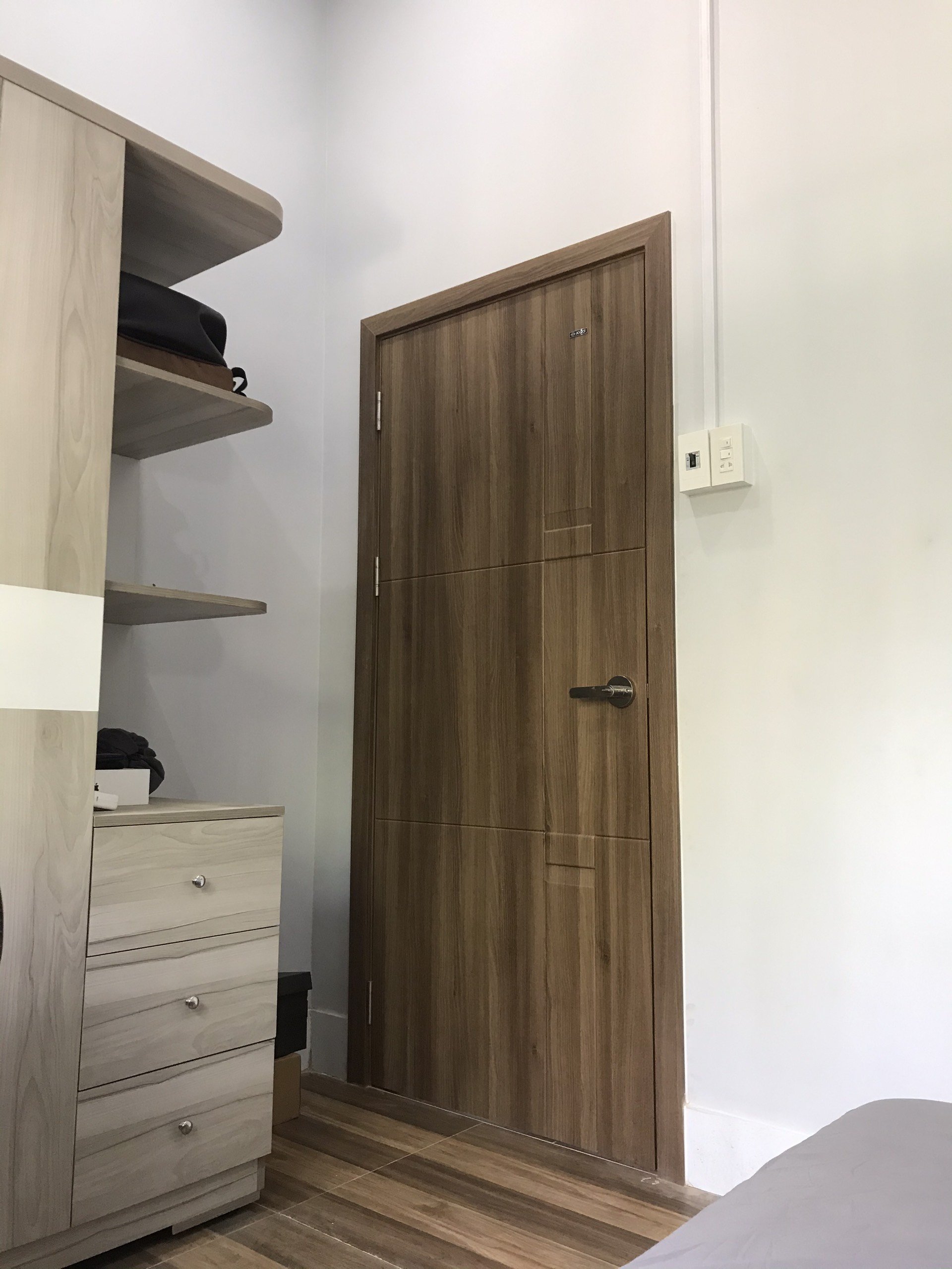 CỬA NHỰA GIẢ GỖ ABS HÀN QUỐC