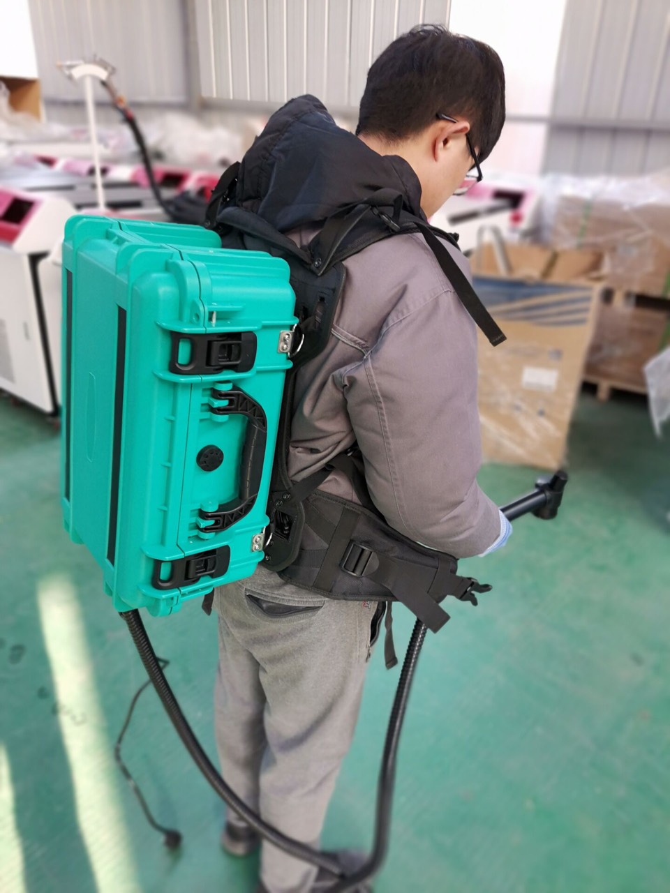 Máy bắn rỉ sét bằng laser LXC-50W dạng túi