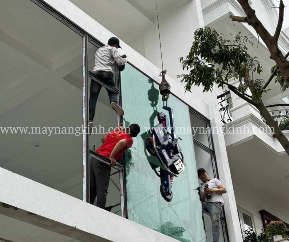 Cần cho thuê Máy hít kính 500kg tại Hà Nội, Sài Gòn