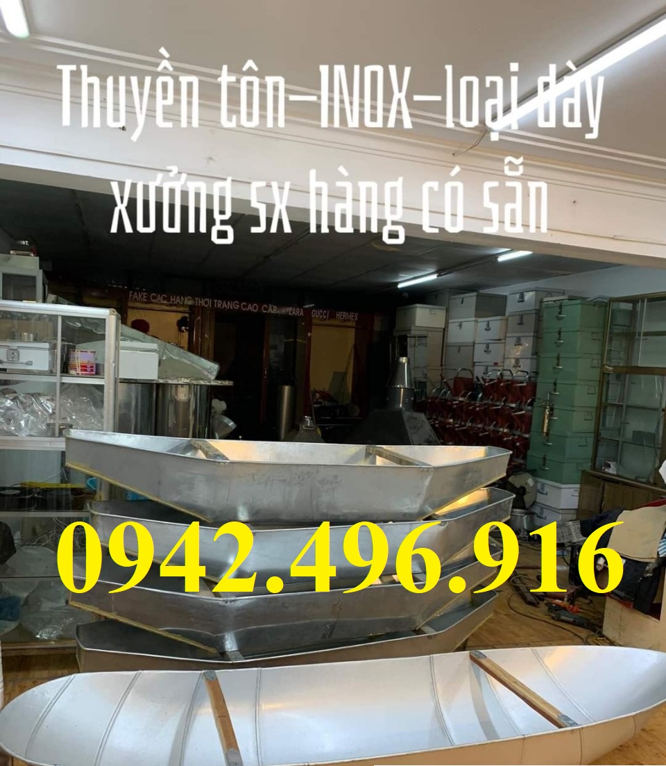 Thuyền tôn đánh bắt cá chở 2-3 người