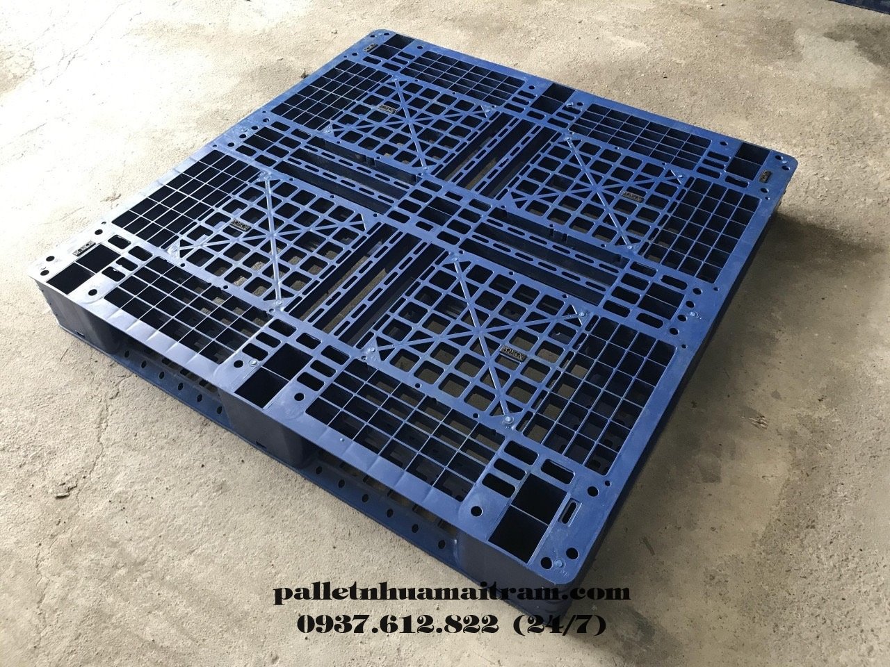 Pallet nhựa cũ thanh lý giá rẻ, liên hệ 0937.612.822