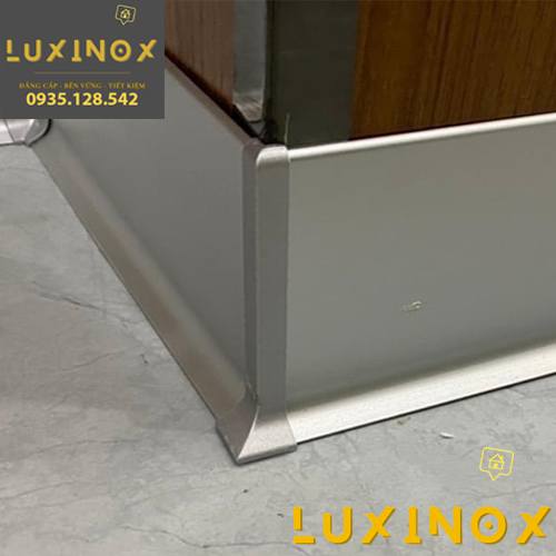 Nẹp len tường Inox
