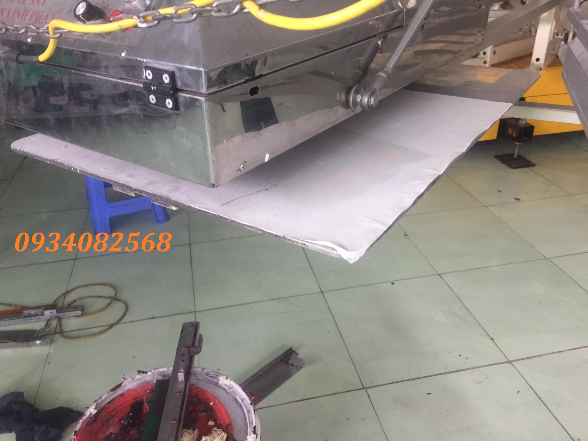 giấy dán bàn in, decal bảo vệ bàn in, giấy trải bàn in, giúp dễ vệ sinh bàn in