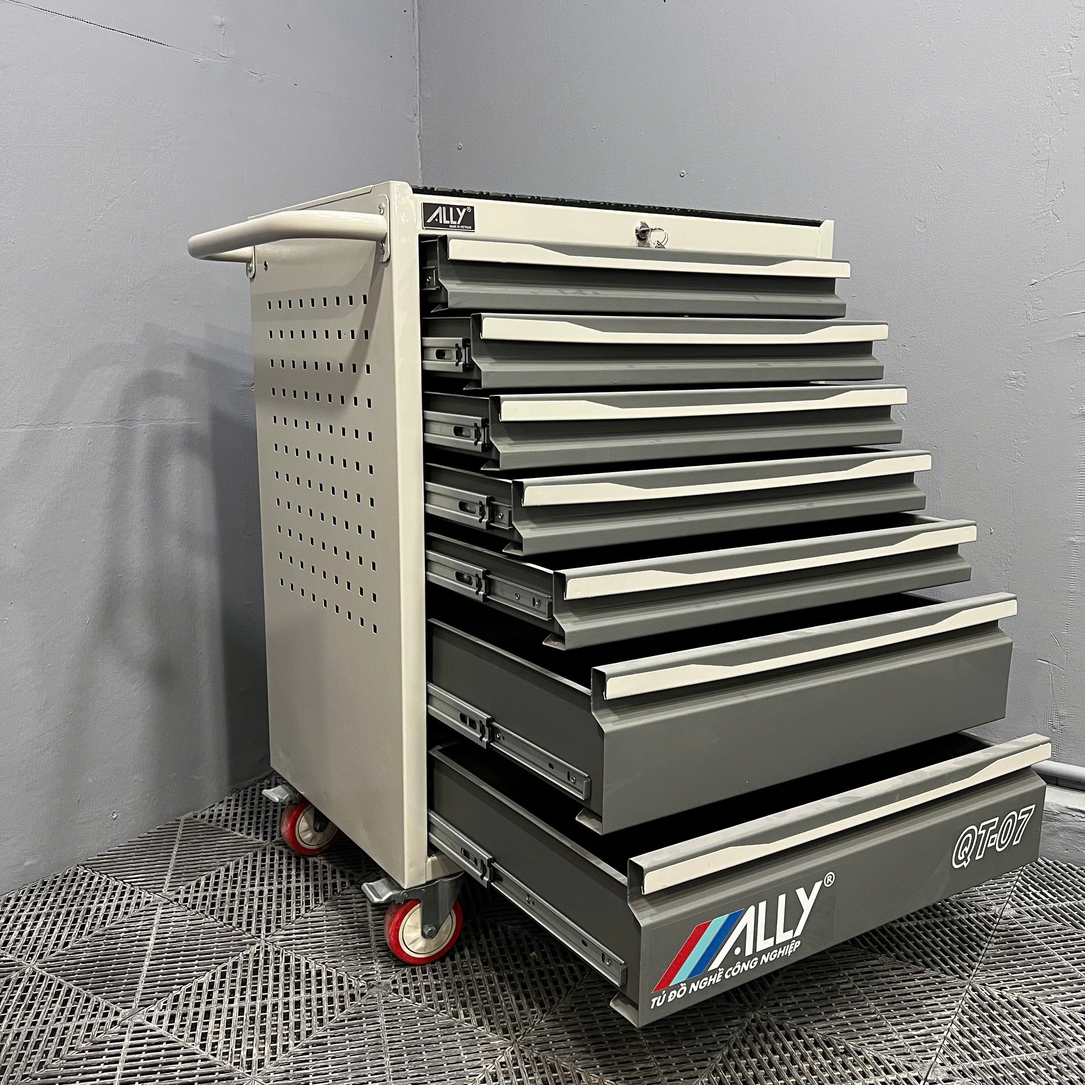 TỦ ĐỰNG ĐỒ NGHỀ 7 NGĂN ALLY QT-07 – GIẢI PHÁP LƯU TRỮ CHO XƯỞNG, GARA, NHÀ MÁY