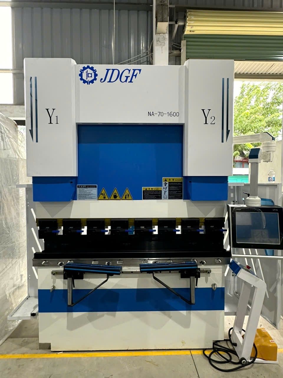 Máy chấn thủy lực JDGF NA-70-1600 – chuẩn chỉnh từng chi tiết