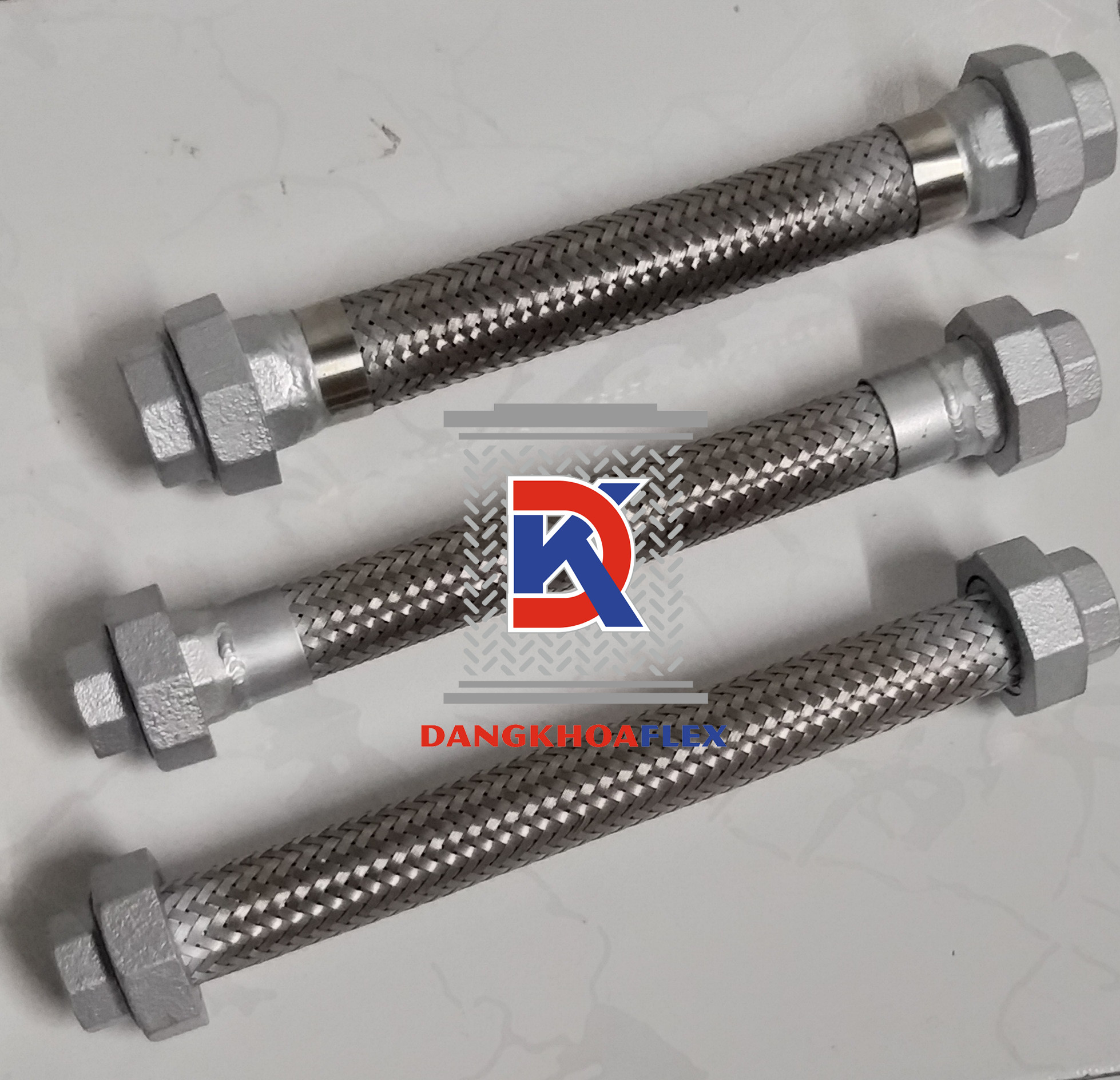 khớp nối mềm inox lắp ren