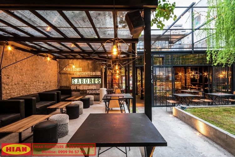 Thiết kế quán cafe sân vườn mang hơi thở từ phong cách industrial