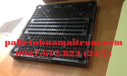 Nhà cung cấp pallet nhựa màu đen hàng đầu trên thị trường