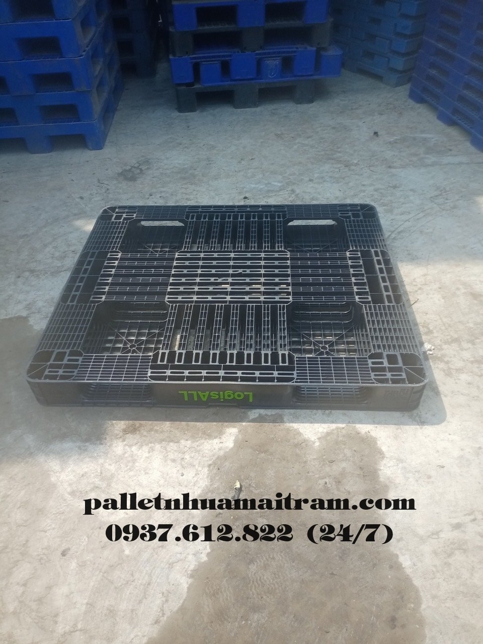 Những ảnh hưởng đến giá pallet nhựa cũ màu đen