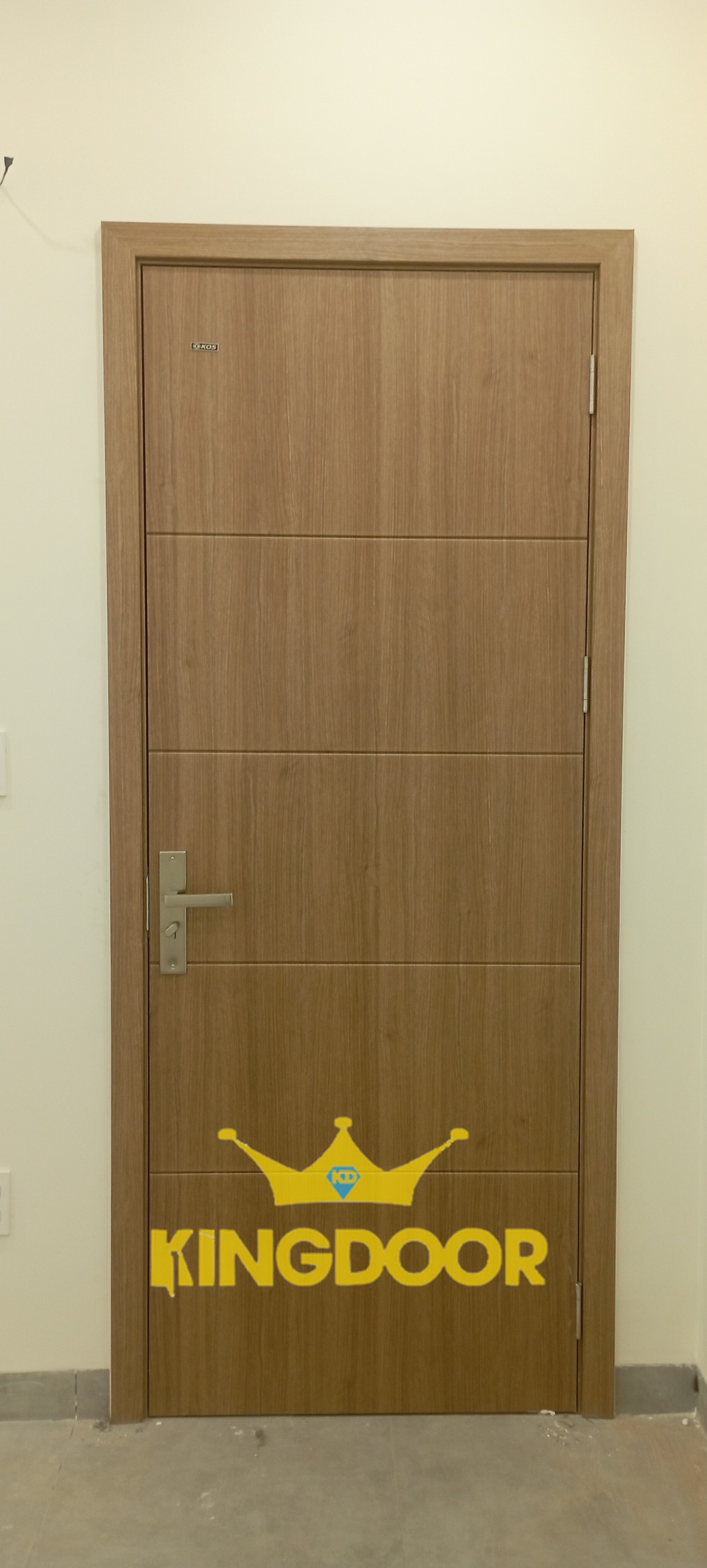 Thi công lắp đặt cửa nhựa ABS hàn quốc