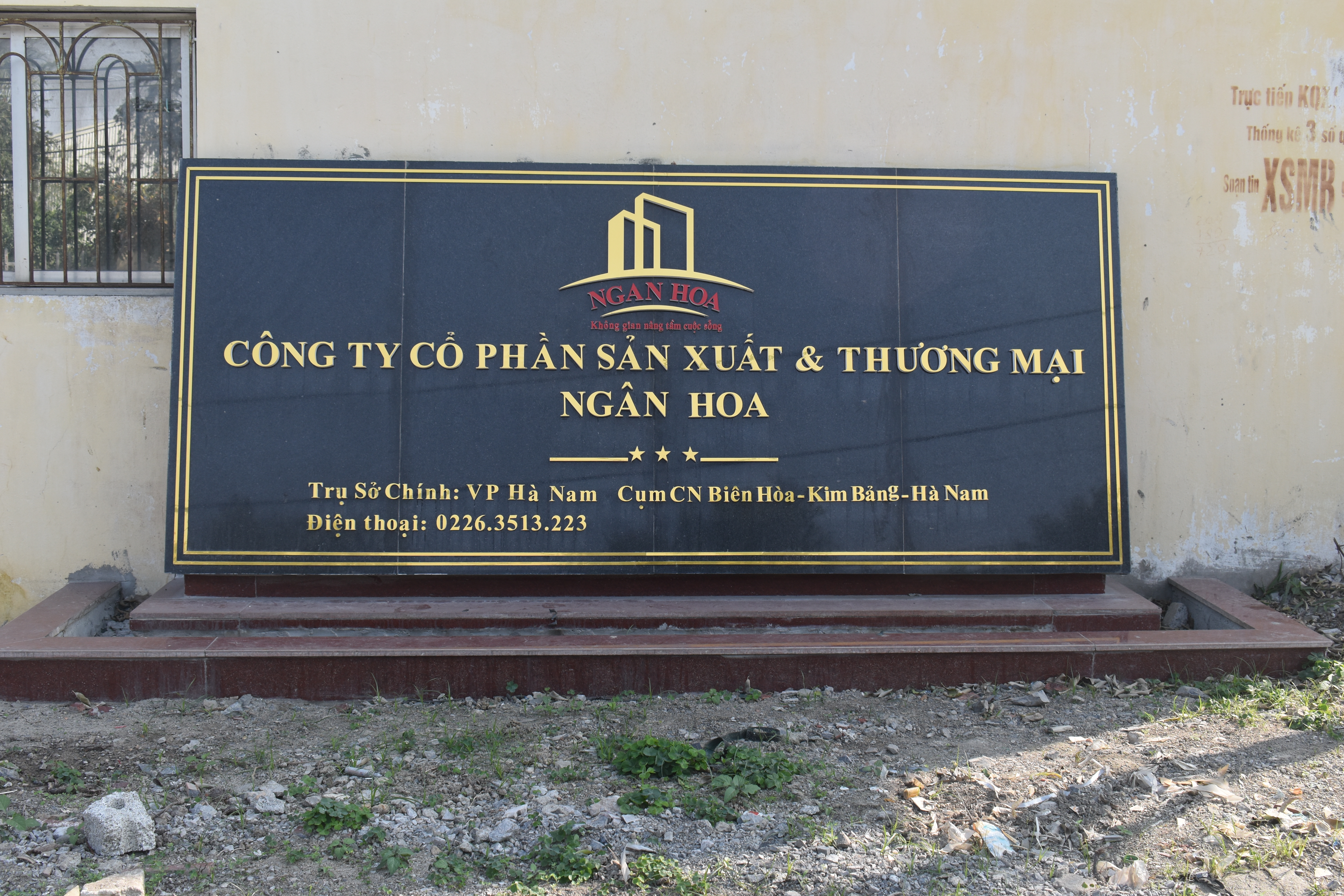 Nhà máy sản xuất phào chỉ trần nhà