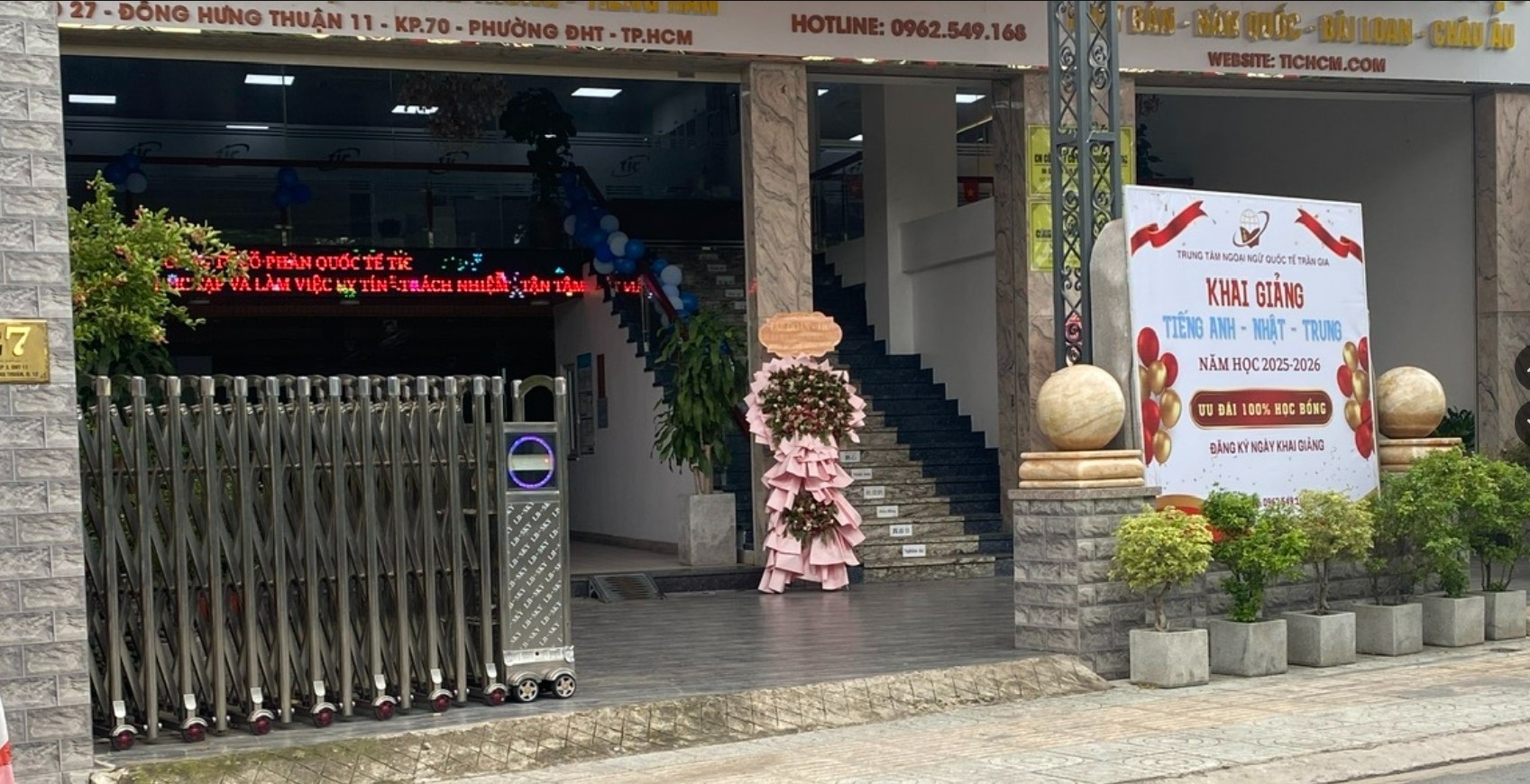 Cổng xếp tự động- Hàng nhập