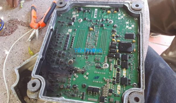 Sửa hộp đen máy xúc ở Hồ Chí Minh