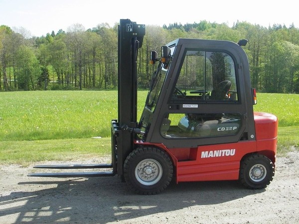 Xe nâng hàng Diesel Manitou CD 25P